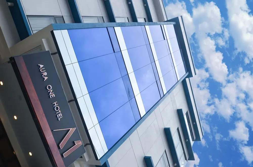 Aura One Hotel