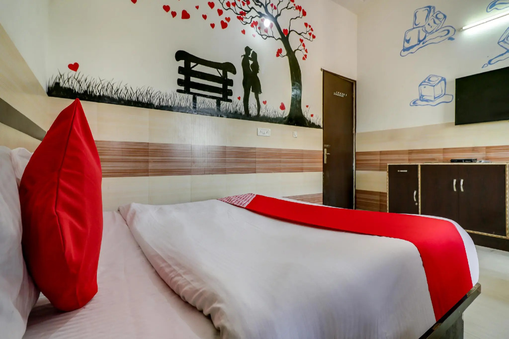 OYO 70454 Hotel Redox