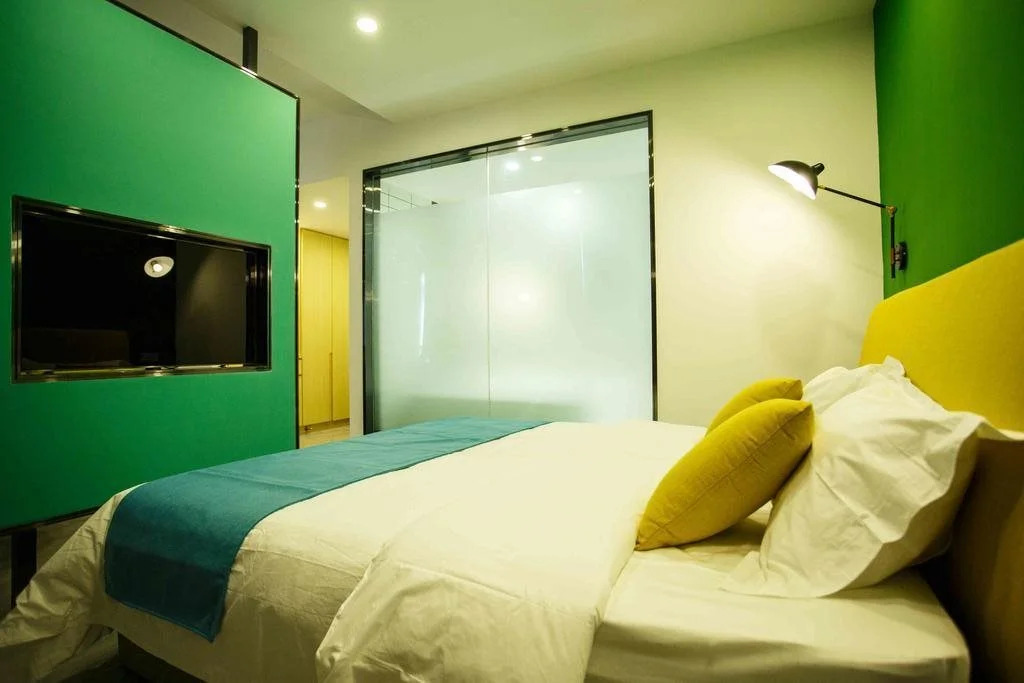 Yoghourt Hotel