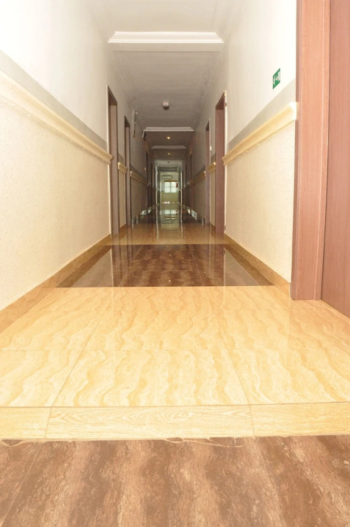 Ne-Yo Hotel and Suites