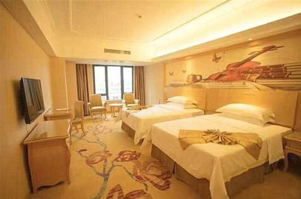 Vienna Hotel (Nanning People's Park Minzhu Rd)