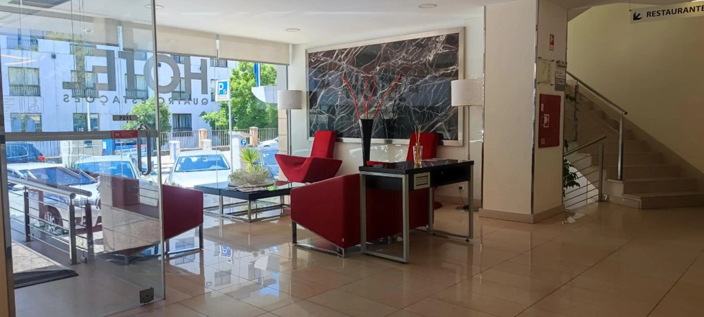Hotel 4 Estações
