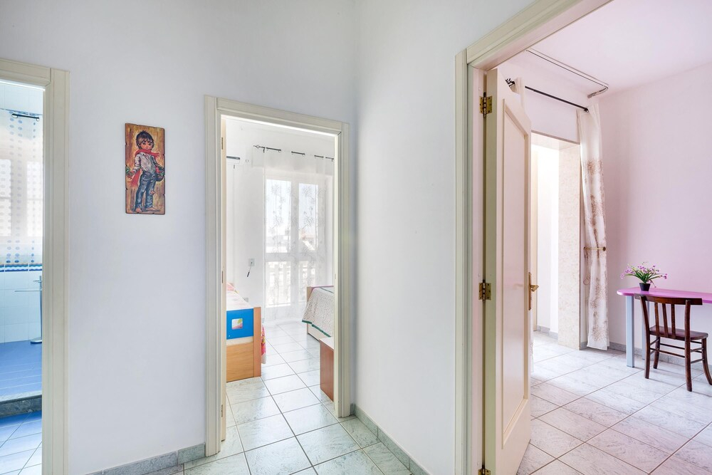 2186 Attico Demetra