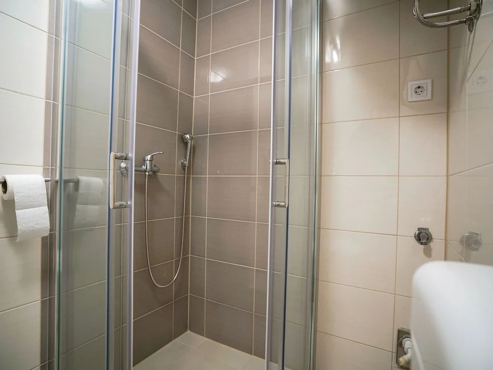 Modern And Bright Apartment with Private Terrace 2.5 Km Away From Zadar Old Town