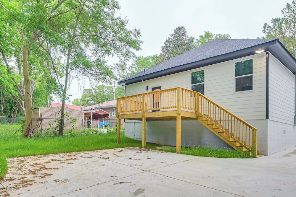 Walk to Downtown! Modern Hogansville Home w/ Patio