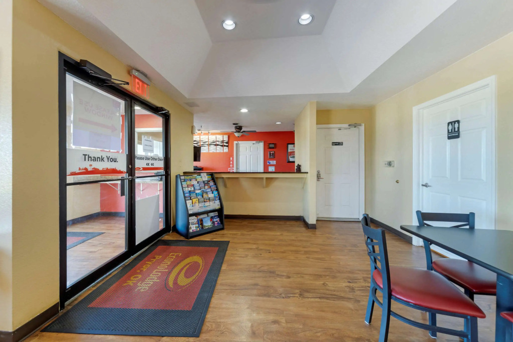 Econo Lodge Pryor