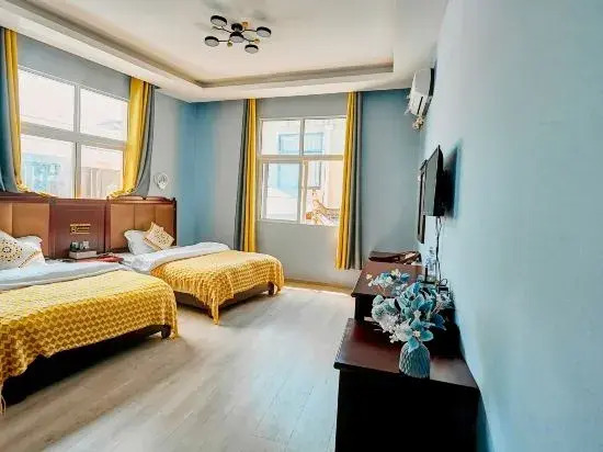 Shangri-La Qinghuan Scenic Homestay (Dukezong Ancient City Dafosi Prayer Wheel)