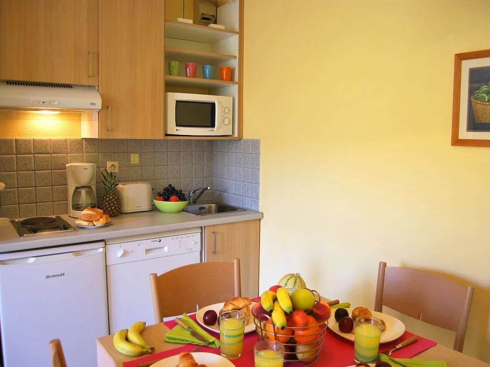 Sunny Apartment for Groups