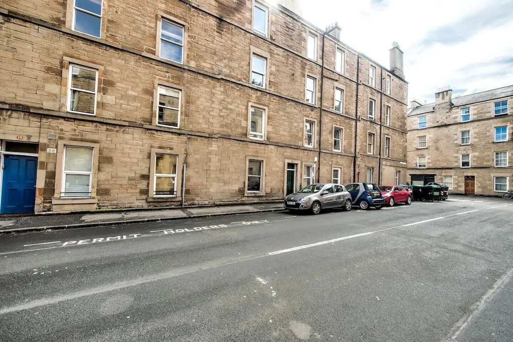 Cosy 2BR Flat Near King's Theatre