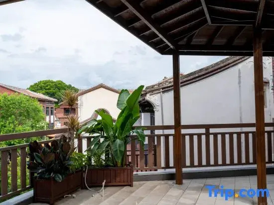 Longjiang Years Hot Spring Hotel
