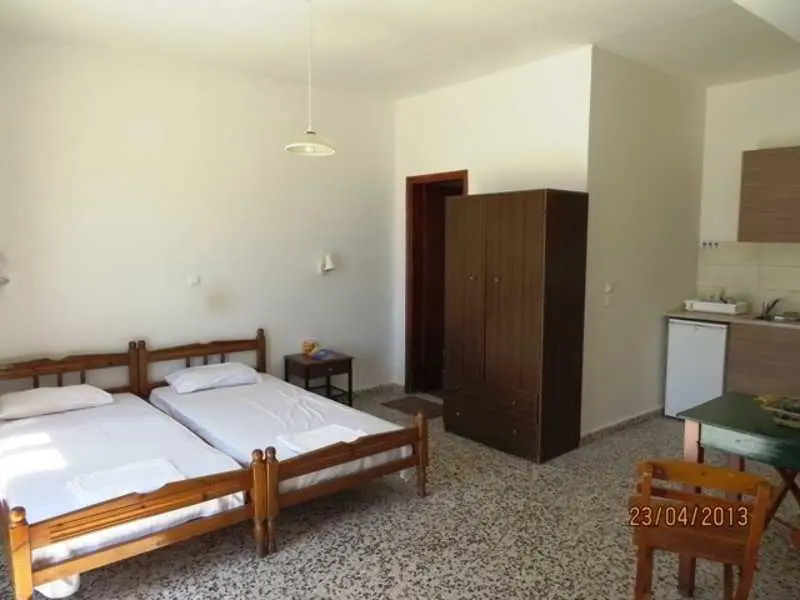 Sarris Studios & Apartments