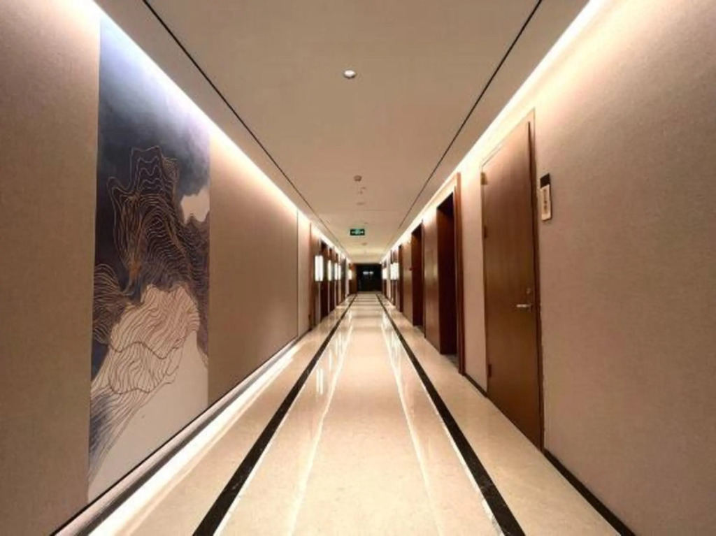 Huayun Hotel