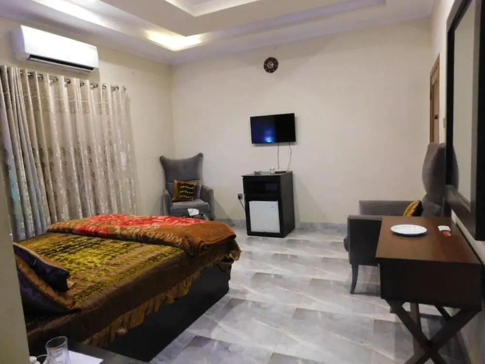 Hotel A S R Lounge Multan