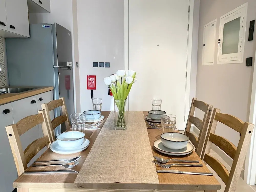 Marco Polo - Stylish Apt with Skyline views, Great Amenities