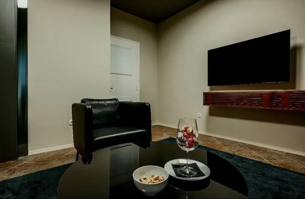Green, Deluxe Two Bedroom Suite