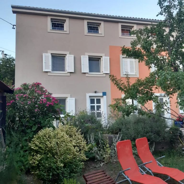 Orange Cube Apartment