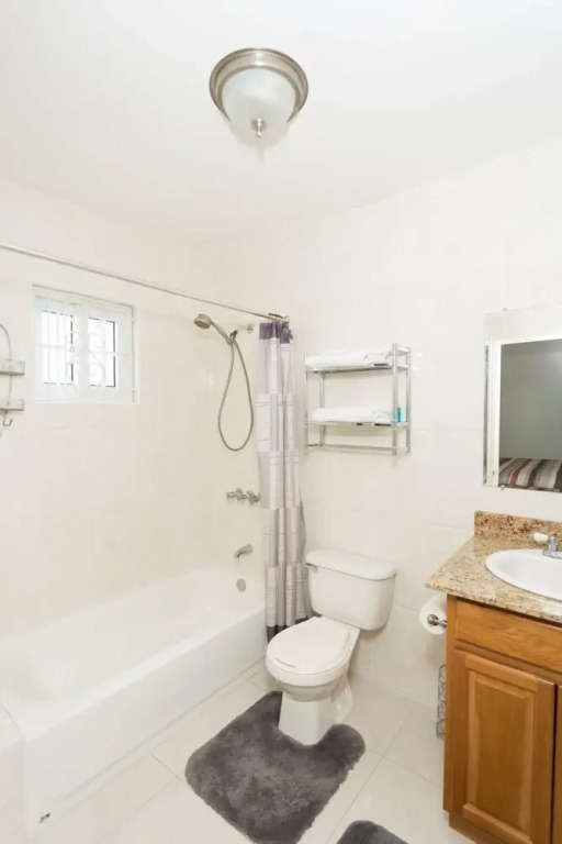 New Kingston Guest Apt at Fairway