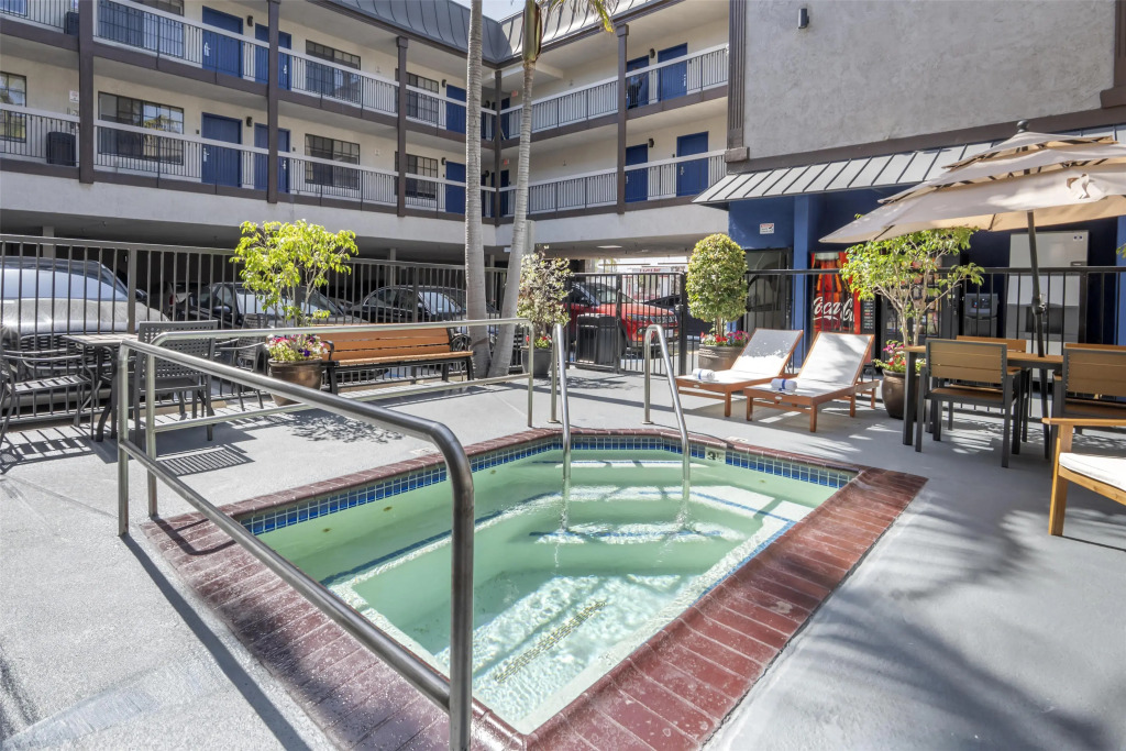 Best Western Airport Plaza Hotel   LAX Airport LA Stadium