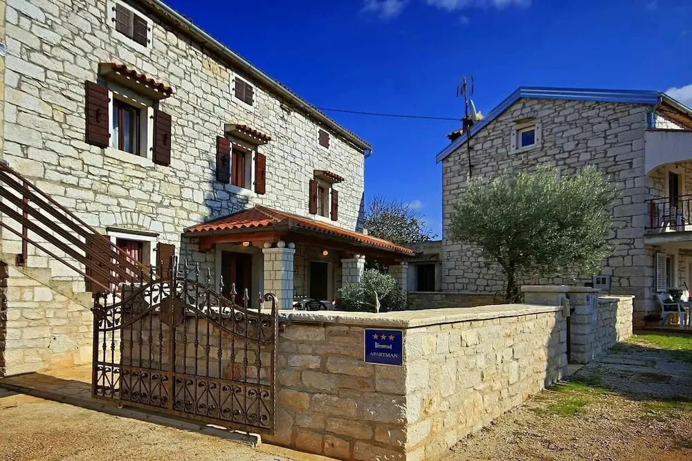 Apartments Silvano Radosi