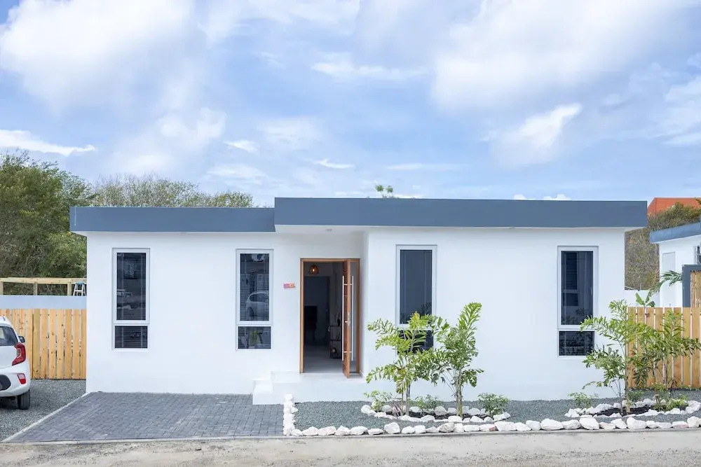Modern Garden Villa Near Jan Thiel Mambo