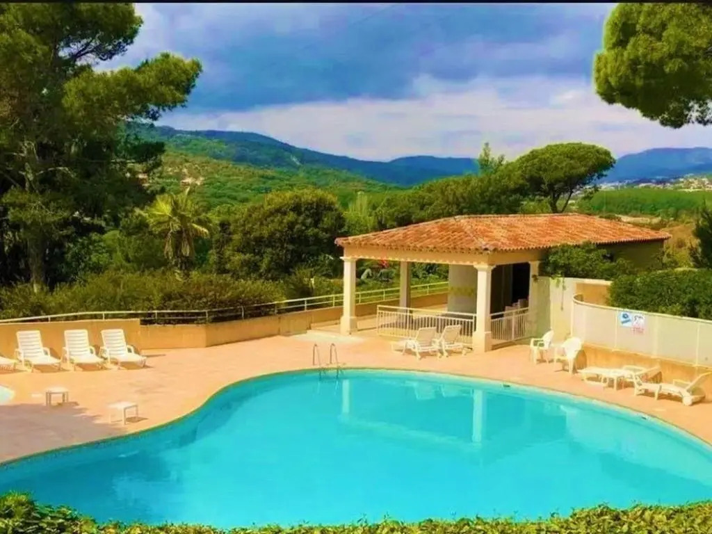 Appartement Sainte-Maxime, 3 pièces, 4 personnes - FR-1-226-479