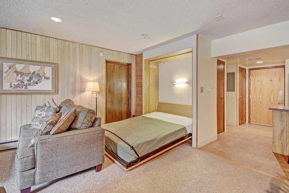 Huge Ski-In Ski-Out Condo - CM116 by RedAwning
