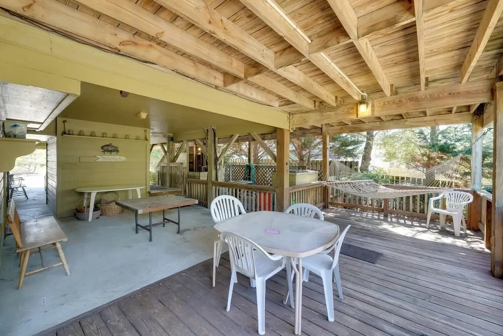 Spacious Kill Devil Hills Getaway w/ 3 Decks!