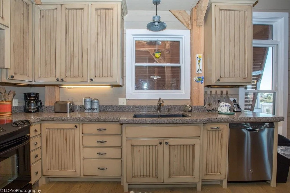 Sugar Shack 4 Bedroom Home by RedAwning