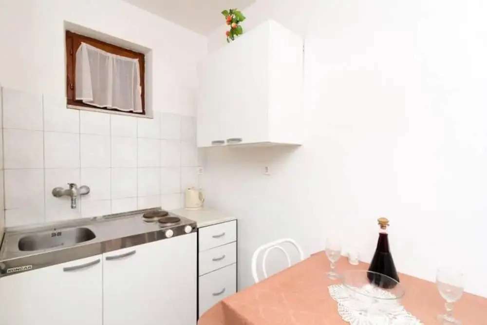 Apartment Dalmatin Zuljana - Two-bedroom Apartment 2