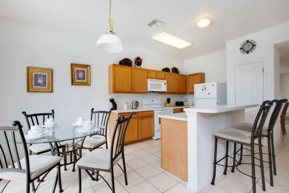 Windwood Bay Vacation Home 4 Bedroom Home by Redawning