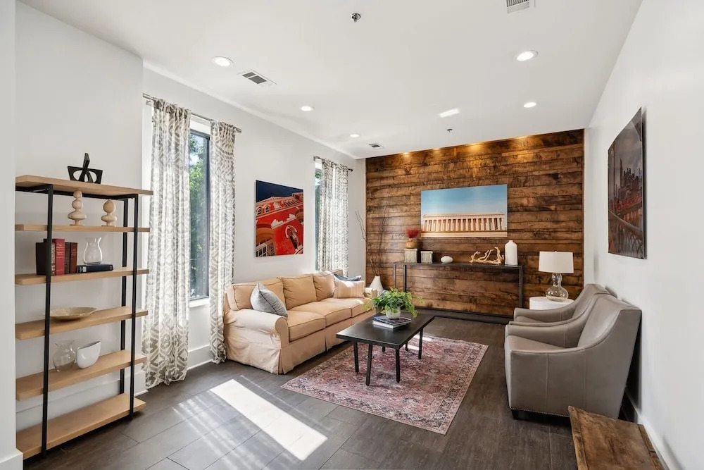 Couple's Retreat Near Vanderbilt University!