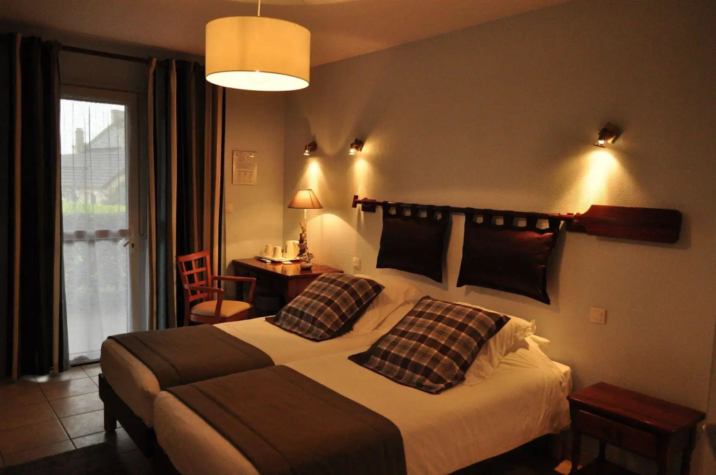 Logis Hôtel La Rosière----Situé entre BAYEUX et ARROMANCHES