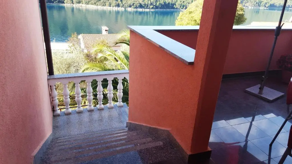 Apartments Alenka by the sea