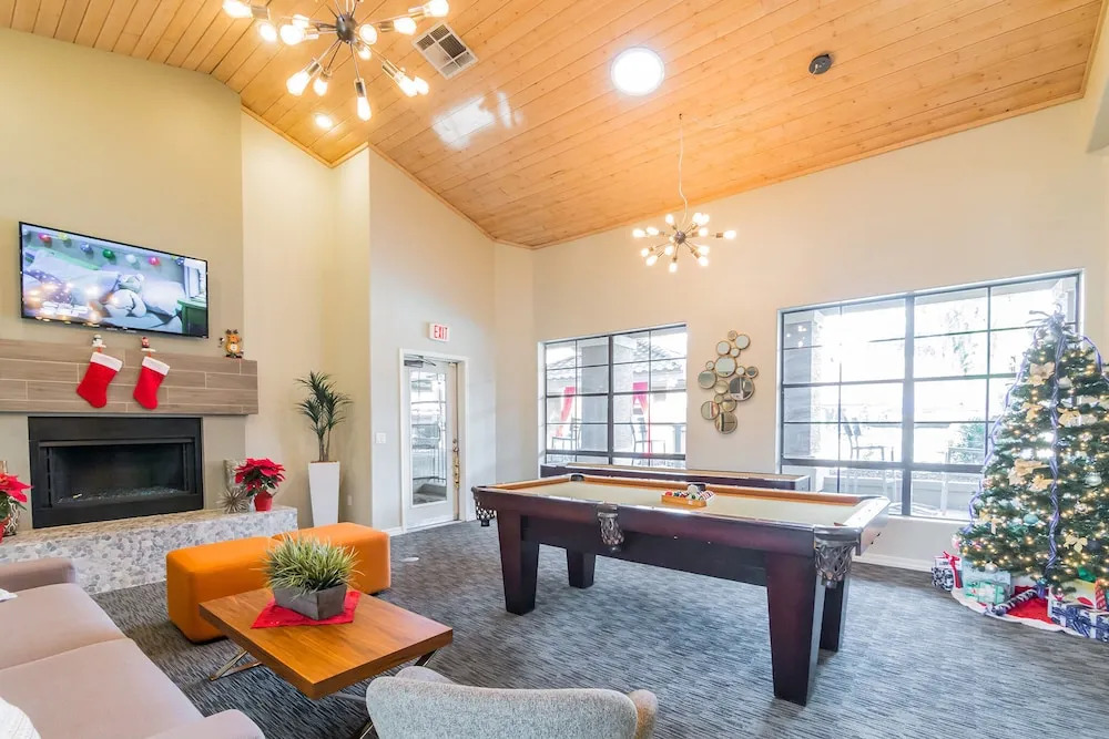 The Luxe Suites of Tempe - Pool - Fitness Center