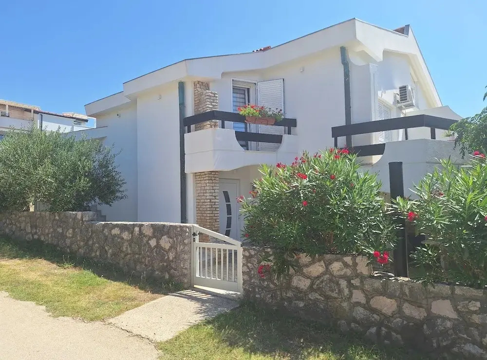 Sea View Apartment Povljana