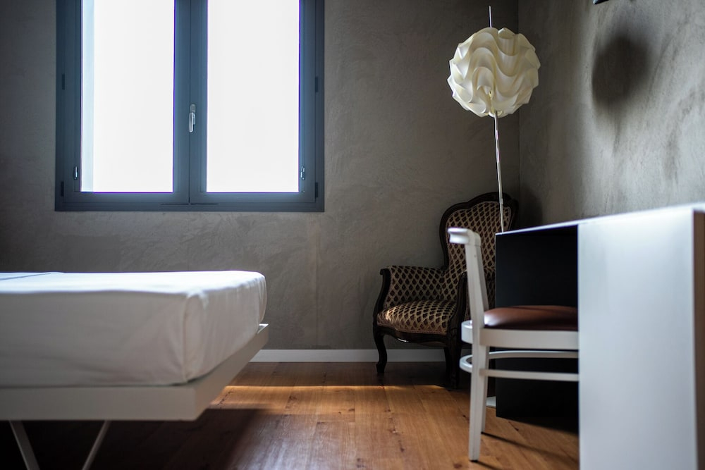 Point Hotel