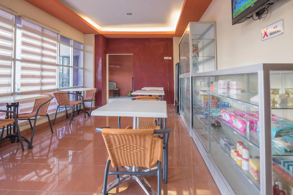 OYO 1075 Rumah Indah Losari Inn