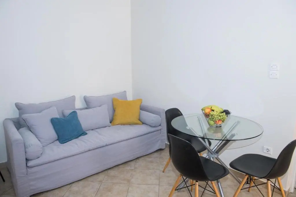 A beautifull 2nd floor apartment close to the Port