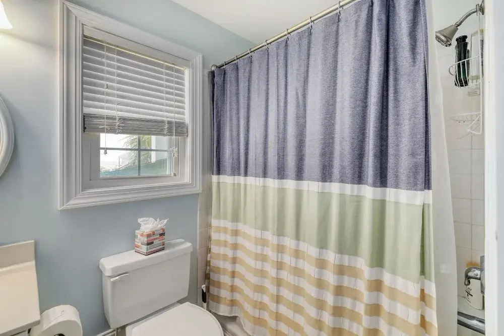 Beach Bliss: 4br Beach Access Kayak Wi-fi 4 Bedroom Home by RedAwning
