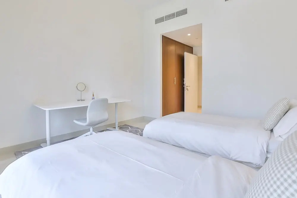 Driven Holiday Homes- Crescent Boulevard