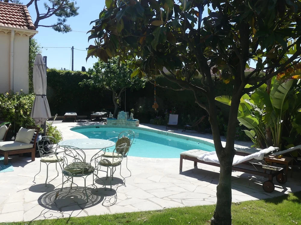 Blue Dream Cannes Guest House