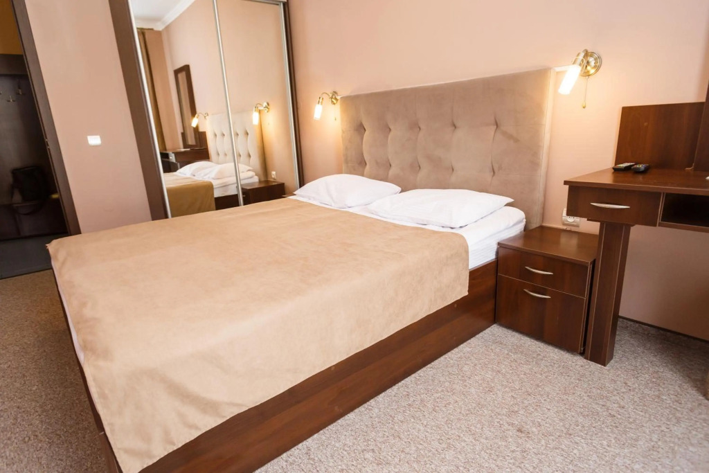 Hotel 18