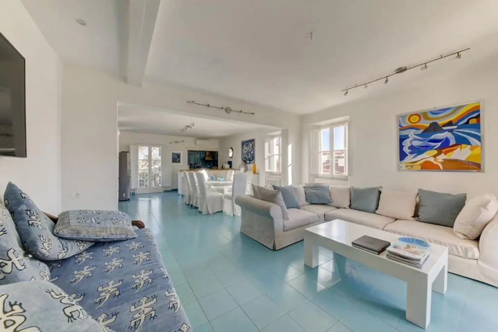 Apartment with 3 bedrooms in Forte dei Marmi with wonderful sea view furnished balcony and WiFi 100 m from the beach