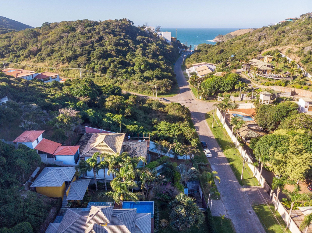Casa De Alto Padrão A 400 Metros Da Praia Brava