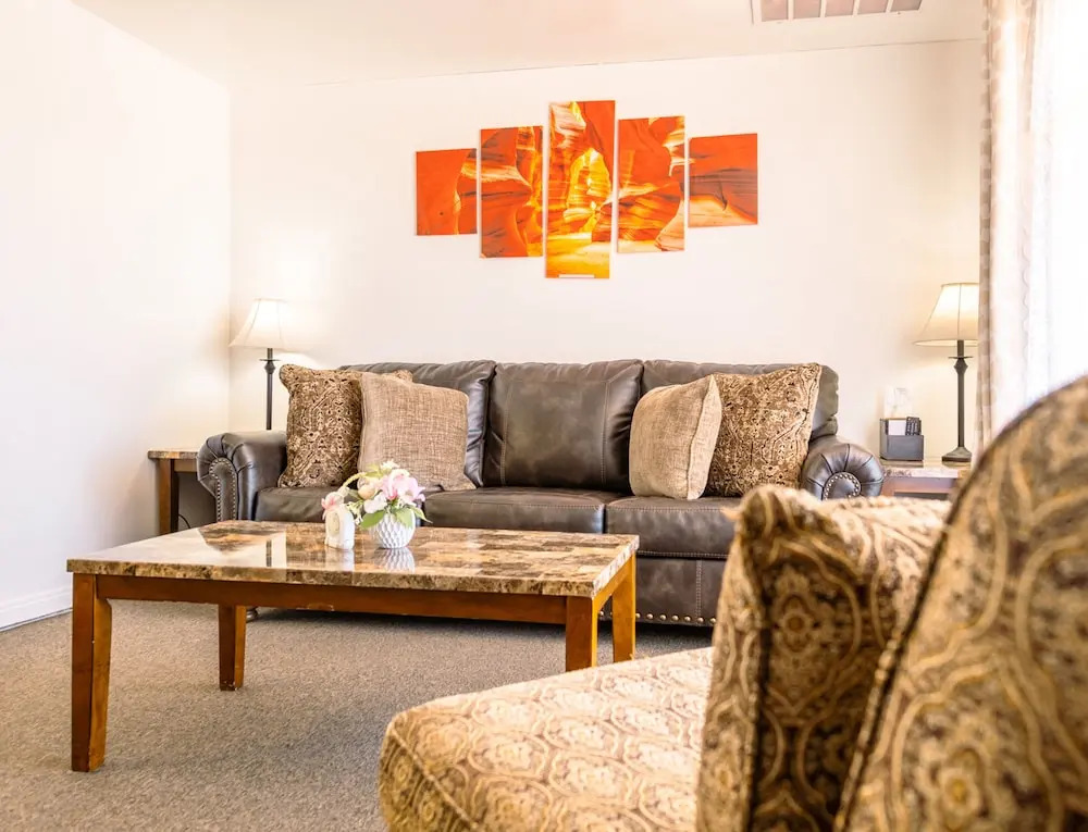 Home Style Apartments - 1 & 3 BR Suites with Full Kitchen