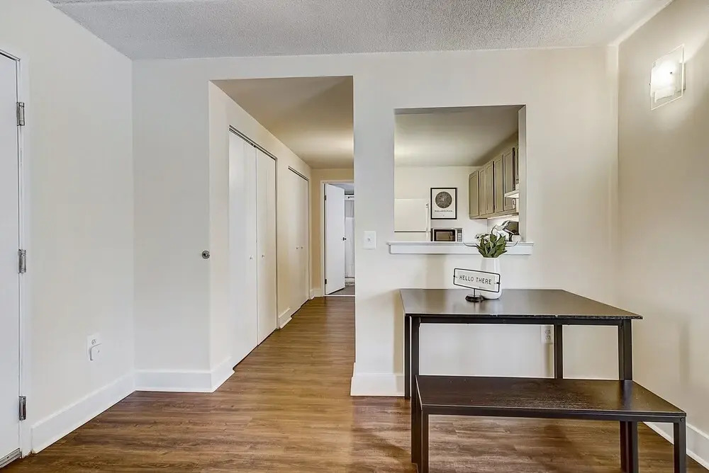 FRONTDESK The Cosmopolitan Apts Philadelphia