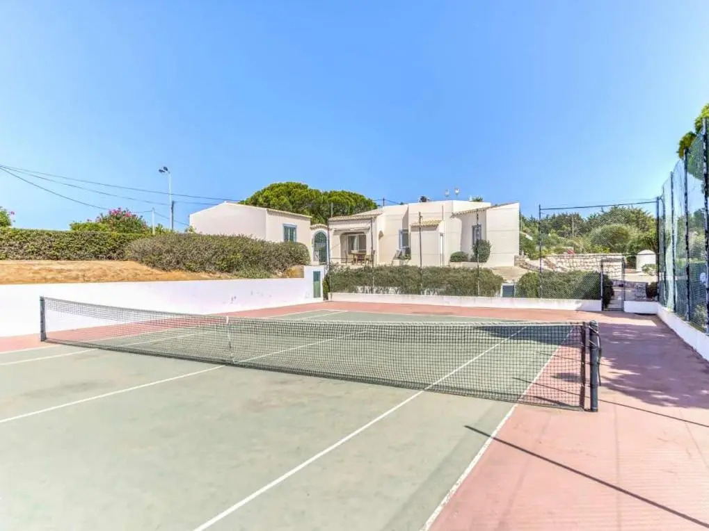 Stunning Carvoeiro Villa Casa Relva Branca 3 Bedrooms Tennis Court Distant Sea Views