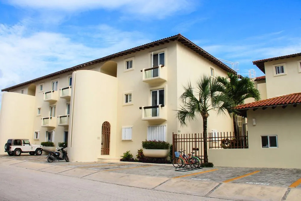 Luna Maya condo free access to Beach club