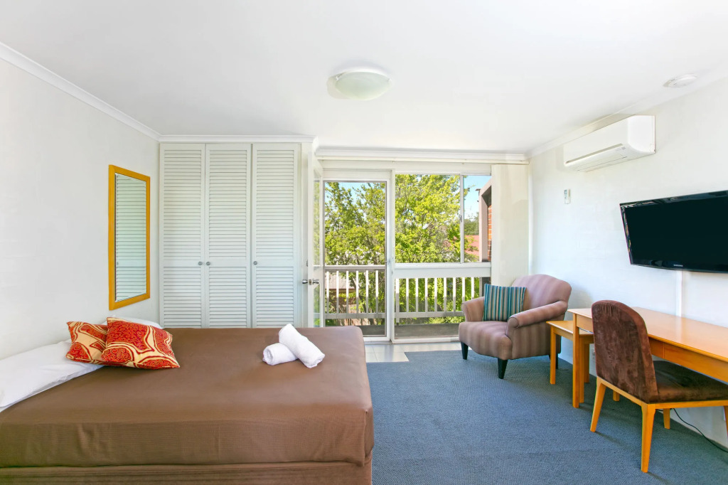 Bathurst Studio Apartments