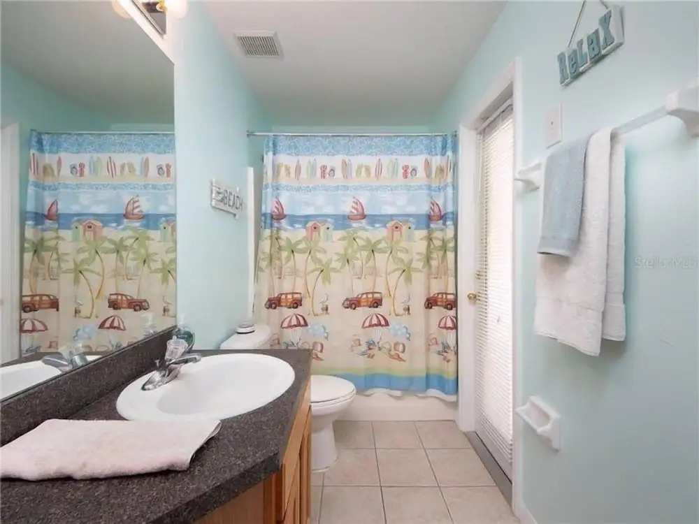 Westerly facing private pool and spa home over looking nature conservation area - 520